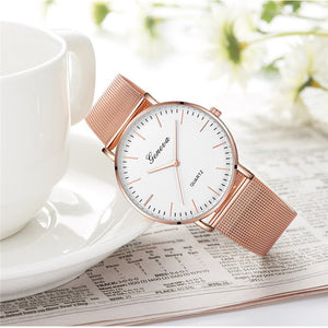 Montres Quartz Femmes en Acier Cadran Rond